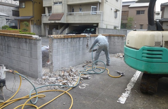 塀も処理 | 東京都東大和市の産業廃棄物なら株式会社アサヒ産業
